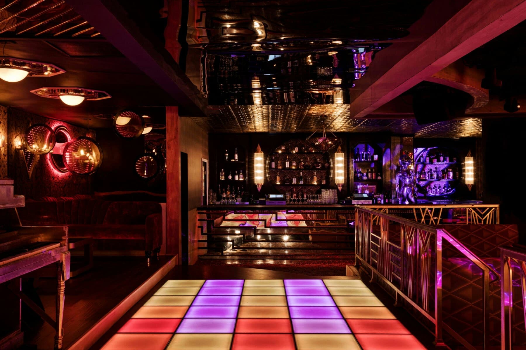 Kiss Kiss Bang Bang Saturday — Paradisco