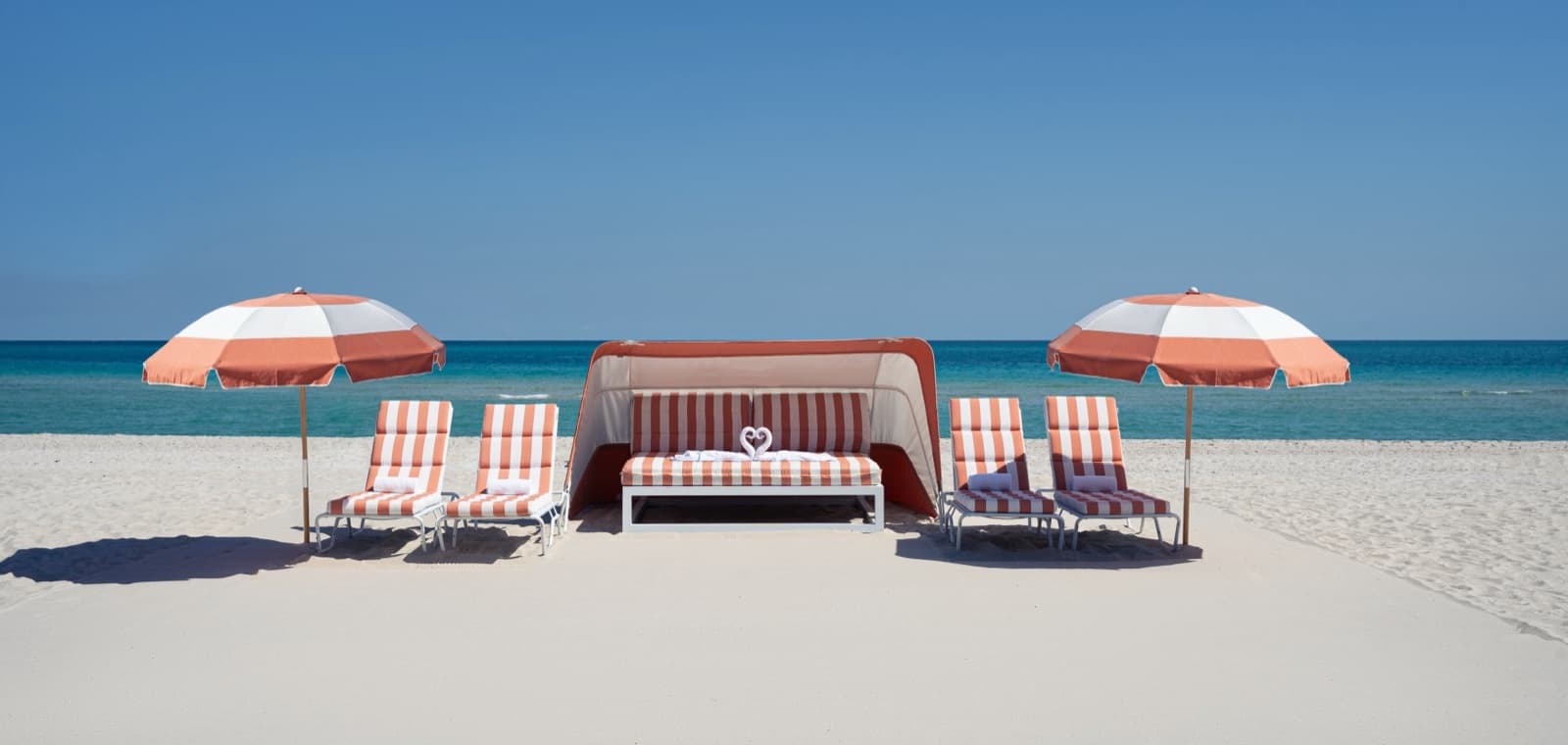 21 South Beach Club Sunday — Beach daybeds