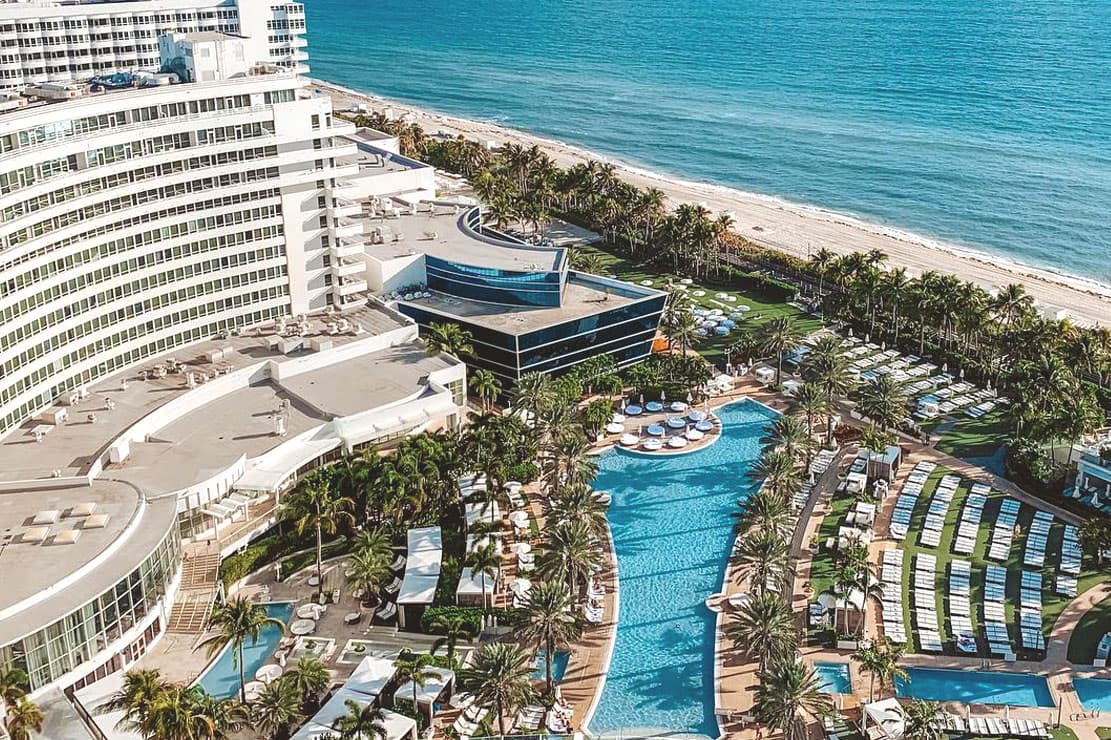 Fontainebleau Beach Saturday — Oceanfront cabanas